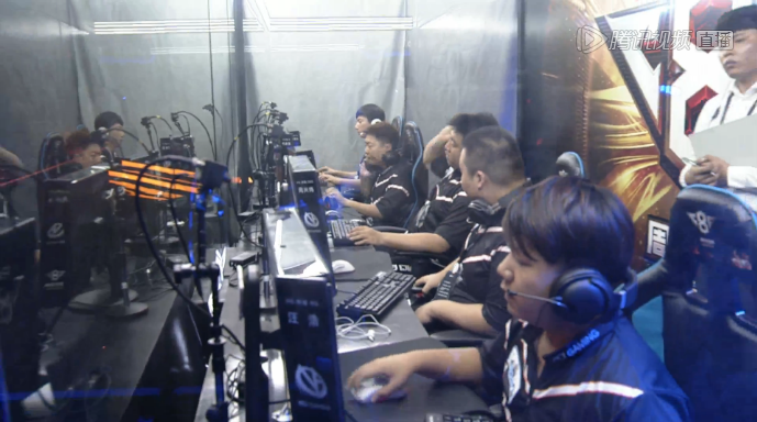 【视频】LPL昨日精彩TOP5：BIN豪取四杀