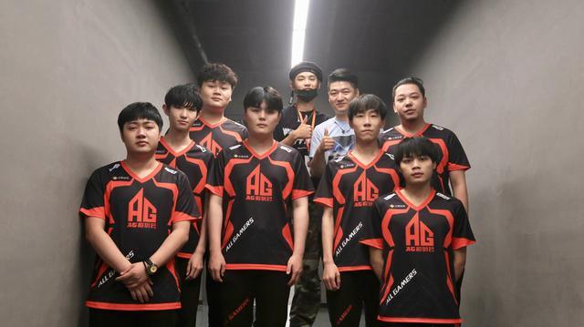朱凯谈到 Invictus Gaming 教练：他在原则上有问题，我对Daeny的印象不好