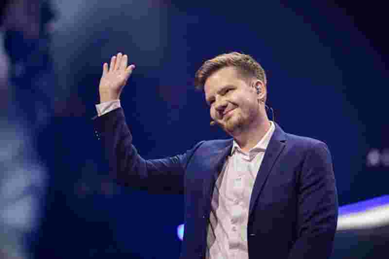 Jackeylove加入TES后比赛感想：简直太折磨